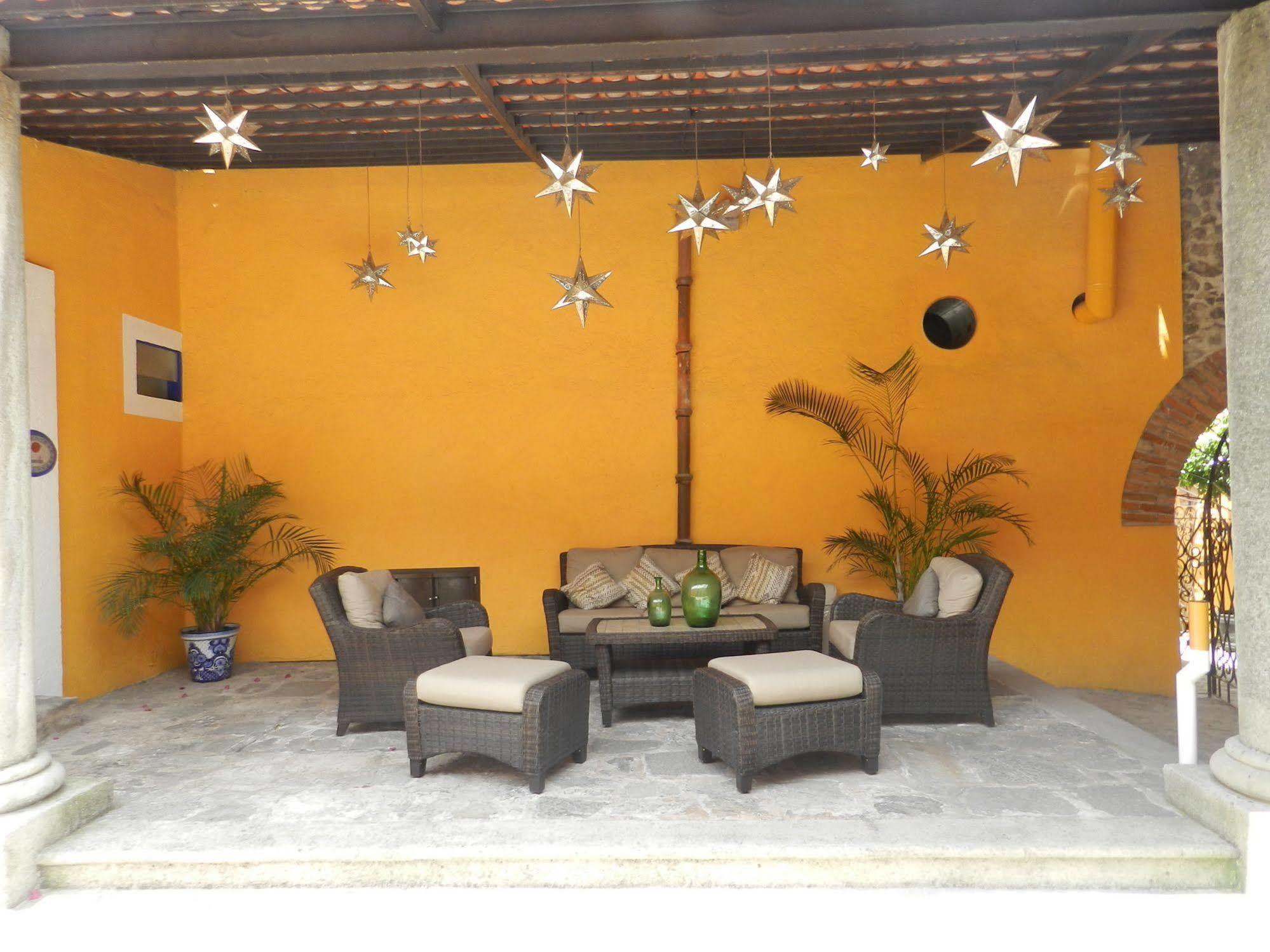 Collection O Al Otro Lado Del Rio, Puebla Hotel Exterior foto Interior of a typical house in San Cristóbal de Las Casas