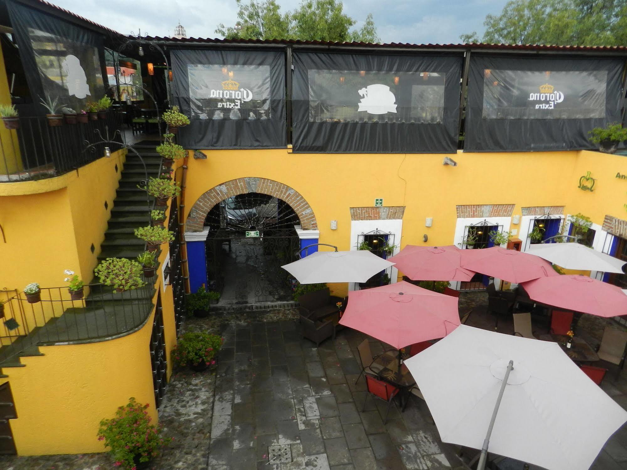 Collection O Al Otro Lado Del Rio, Puebla Hotel Exterior foto The restaurant's patio